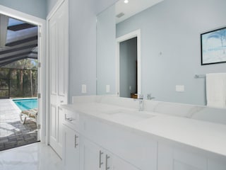 from second bathroom to the pool