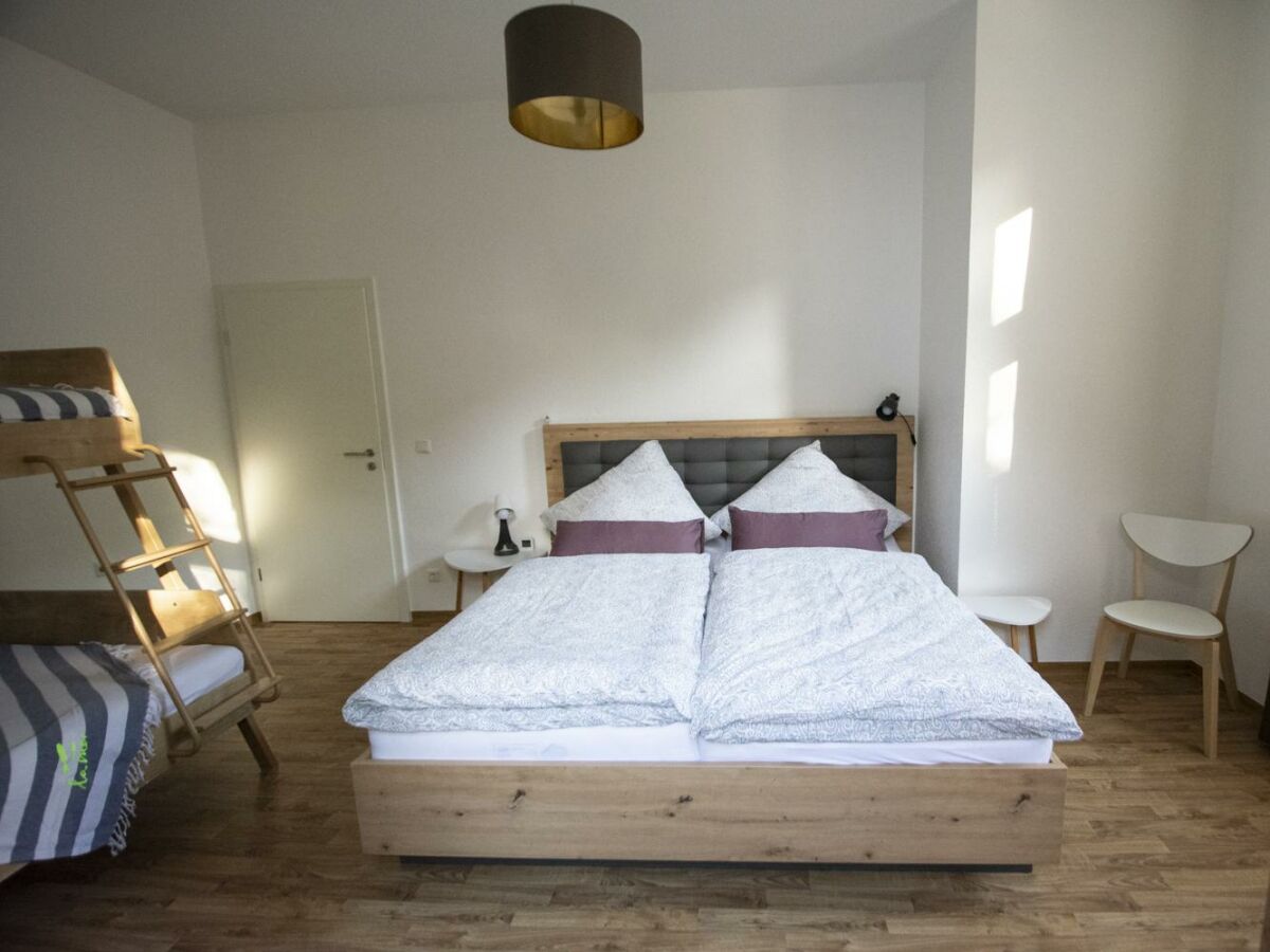 Ferienwohnung Maare Schlafzimmer Doppelbett 02