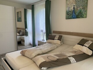 1. Zimmer Rubin Wasserfall I