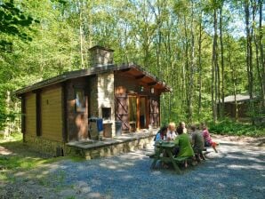 Parc de vacances Chalet confortable en bois avec micro-ondes, situé en forêt - Viroinval - image1