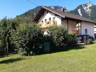 Haus Berta im Sommer - Bergblick
