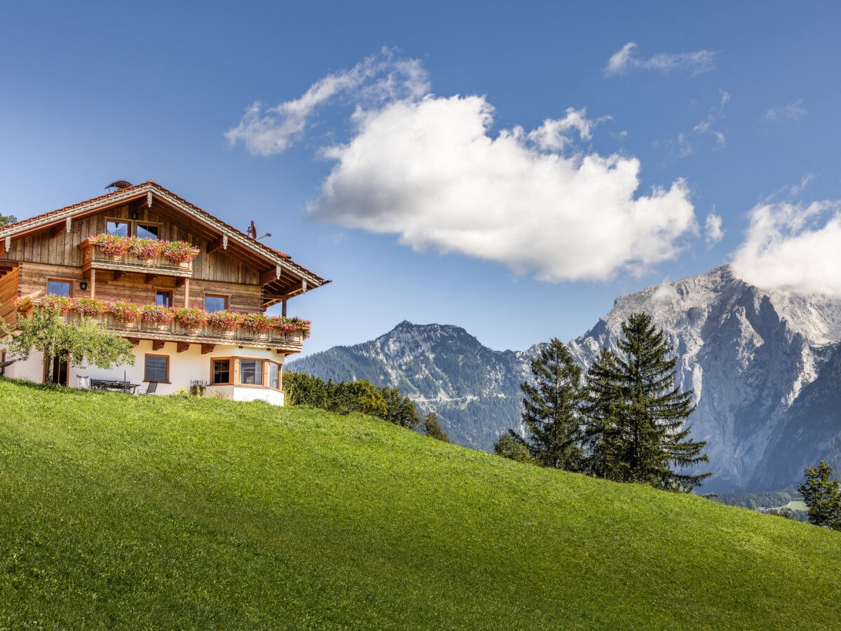 Hausansicht mit Blick auf den Kehlstein Richtung Osten