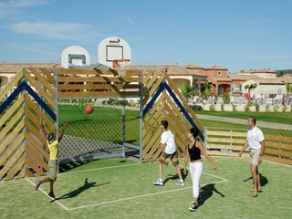 Parque de vacaciones Homps  10