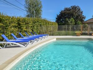 Holiday park Holiday home with private heated pool - Saint-Médard-d'Excideuil - image1