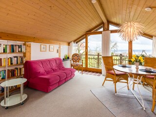 Essbereich mit Balkon