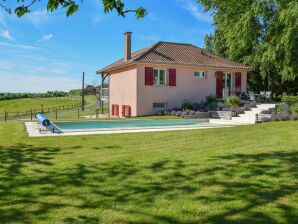 Holiday park Holifay home with private heated pool - Saint-Médard-d'Excideuil - image1