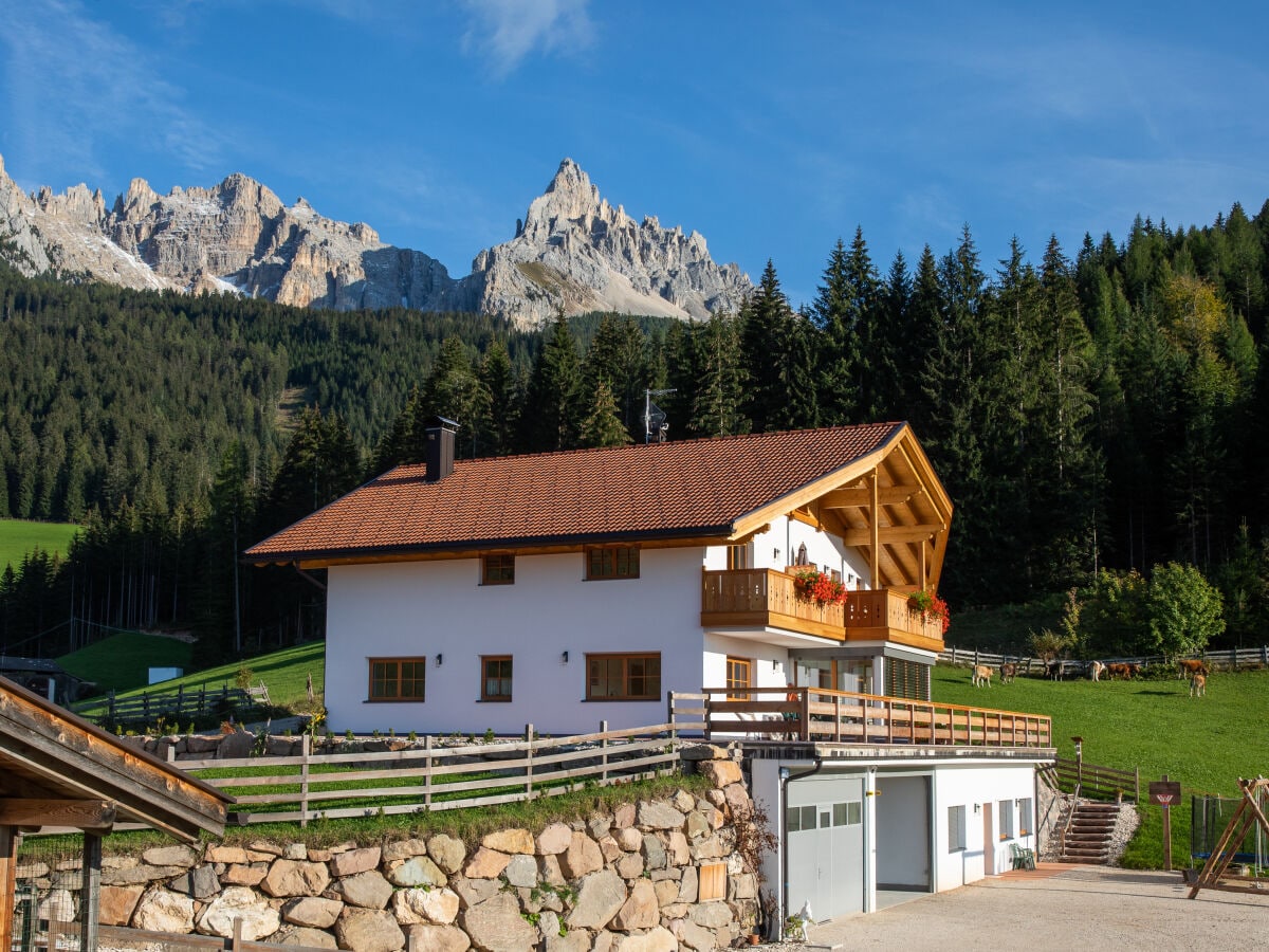 Die Ferienwohnung befindet sich im 1.Stock mit Balkon.