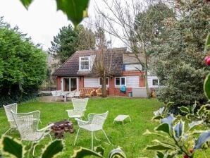 Maison de vacances Beau bungalow avec jardin - Groot Valkenisse - image1