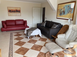 Wohnzimmer mit Schlafsofa