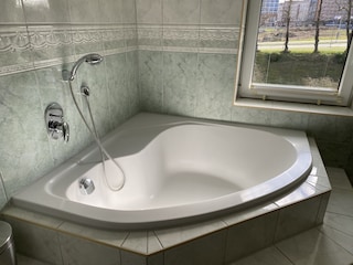 Eckbadewanne