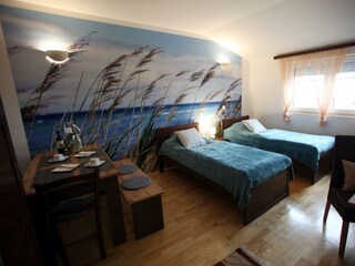 zweite Zimmer mit 2 Einzelbetten