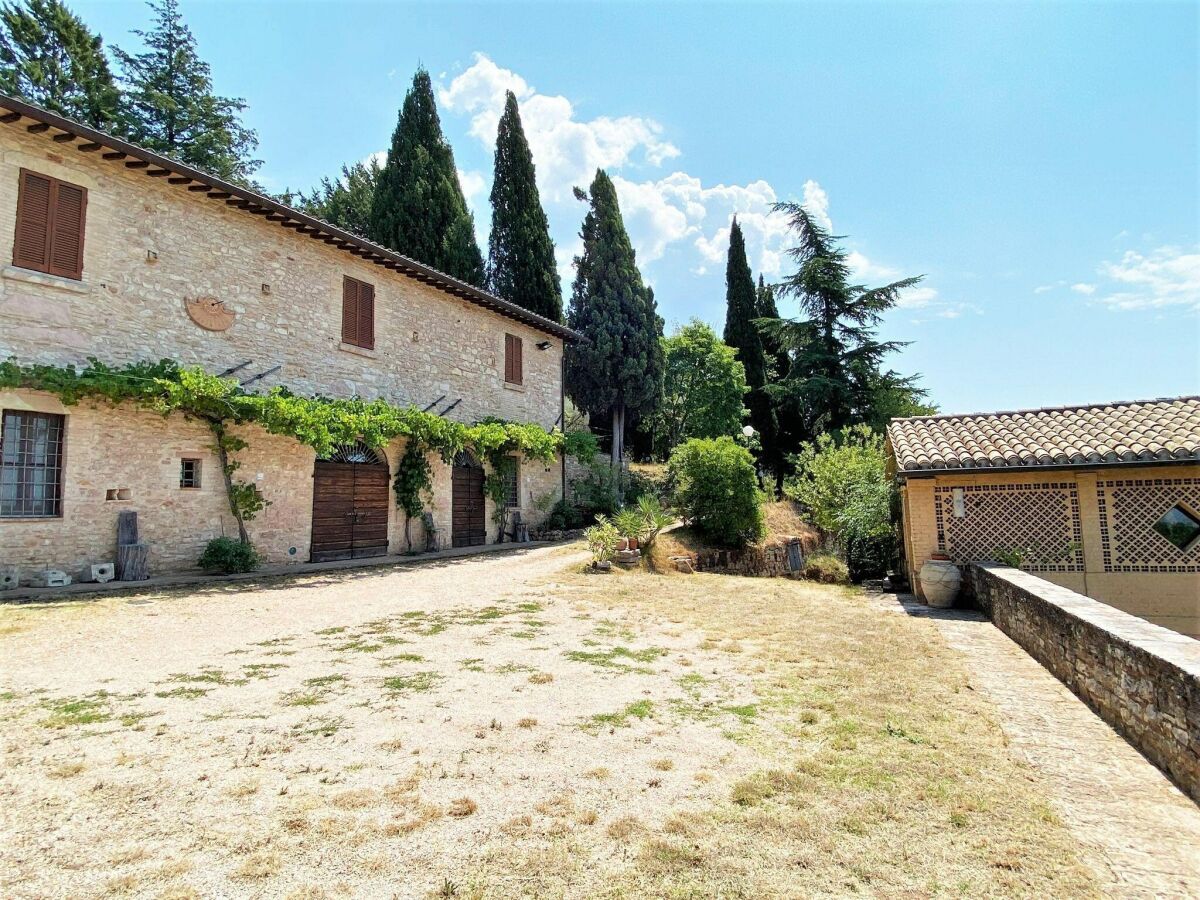 Casale Santa Maria degli Angeli (Assisi) Registrazione all'aperto 1