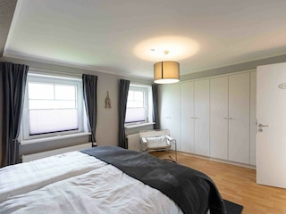 2. Schlafzimmer (OG)