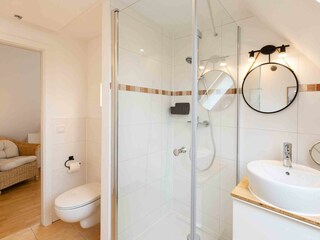 2. Badezimmer (OG)