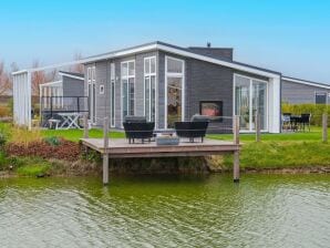 Modern chalet on the water at a holiday park - Wemeldinge - image1