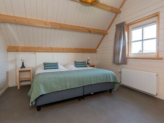 Schlafzimmer mit 2 Luxus Einzel Boxspringbetten (90x200