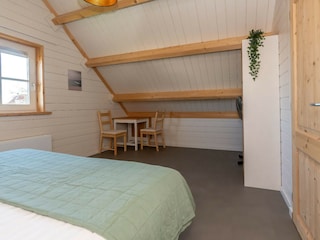 Schlafzimmer mit 2 Luxus Einzel Boxspringbetten (90x200