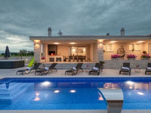 Villa Roby with pool - Valtura - image1