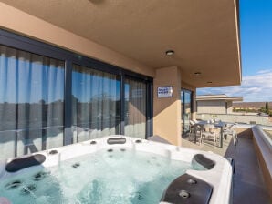 Holiday apartment Appartamento attico Villa Querchus con Jacuzzi