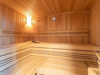 Wellnessbereich im Dachgeschoss des Hauses