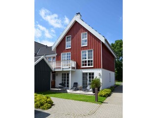 Terrasse  mit Gartenhütte