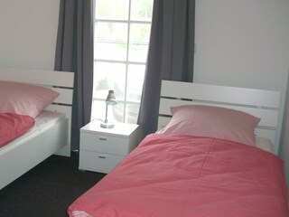 Schlafzimmer mit 2Einzelbetten