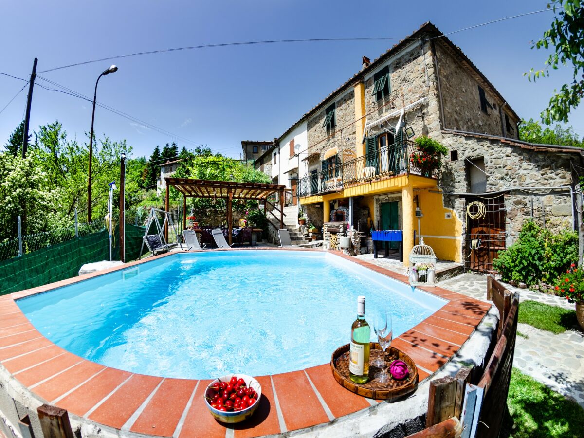 Holiday cottage Pescia Outdoor Recording 1