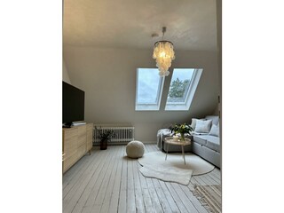 Blick ins gemütliche Wohnzimmer