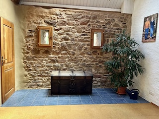 Wohnzimmer mit Platz für Yoga