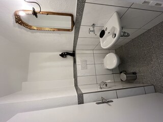 6 Wohnung 1.OG WC