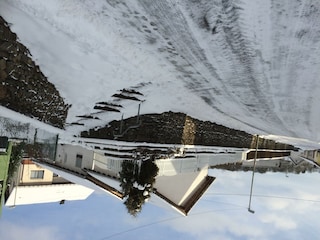 Hausansicht seitlich Winter