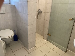Bad mit Dusche/WC