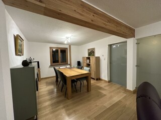 Wohn-/Esszimmer
