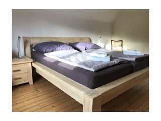 Schlafzimmer 1 mit Blick zum Fluß Urft (Südseite)