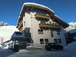 2021-01-16 Pension Dorfstube Holzgau Schönwetter W
