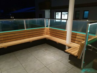 Sitzecke Lechtal Dorfstube Holzgau Terrasse mit Gl