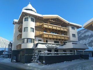 2021-01-16 Pension Dorfstube Holzgau Schönwetter W