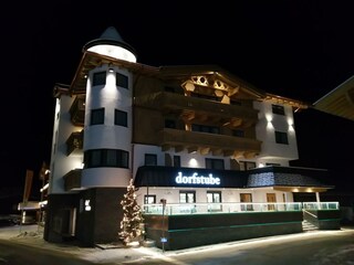 WinterHolzgauDorfstubeNacht