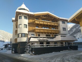 2021-01-16 Pension Dorfstube Holzgau Schönwetter W