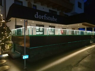 Schutzglasfasade Terrasse Dorfstube Holzgau im Lec