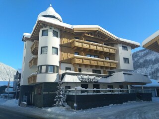 2021-01-16 Pension Dorfstube Holzgau Schönwetter W