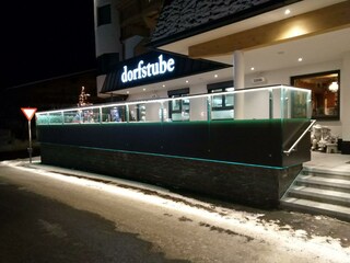 TerrasseGlasHolzKombinationDorfstubeHolzgauLechtal