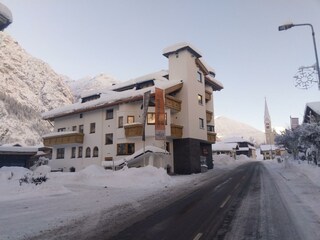 2021-01-16 Pension Dorfstube Holzgau Schönwetter W