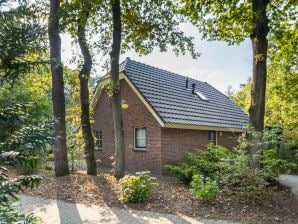 Vakantiepark Vrijstaand vakantiehuis met twee badkamers, in natuurgebied - Hooghalen - image1