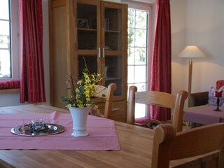 Esstisch im Wohnzimmer