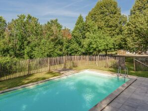 Cottage Sprawling Mansion in Aquitaine with pool - Saint-Georges-de-Montclard - image1