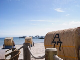 Strand mit Blick auf die Seebrücke
