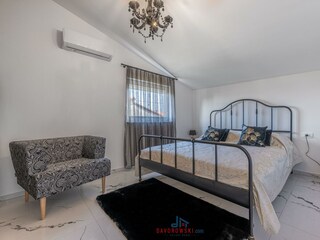 Villa Galižana Características 26