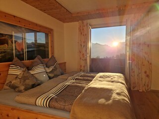 Schlafzimmer App. Zirbe