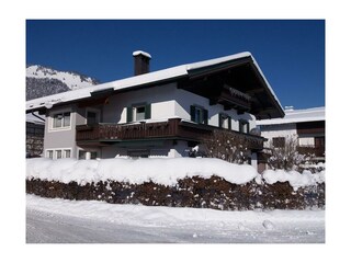 Haus Gründler im Winter